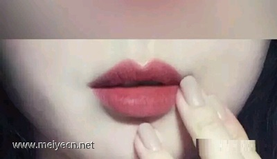 如何给顾客选择唇色